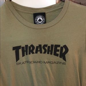 WOMENS THRASHER GREEN TEE SIZE SMALL